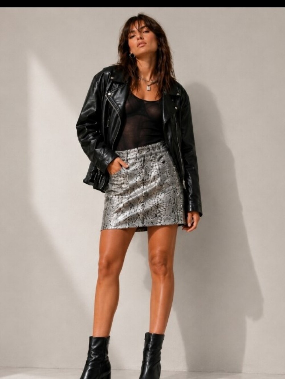 Coco & Carmen Faux Snakeskin Print Edgy Casual Glam Mini Skirt Size M EUC